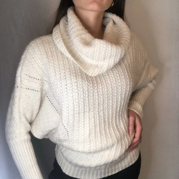 White Warm Knitted Oversized Sweater Turtleneck - Picture 3 of 11